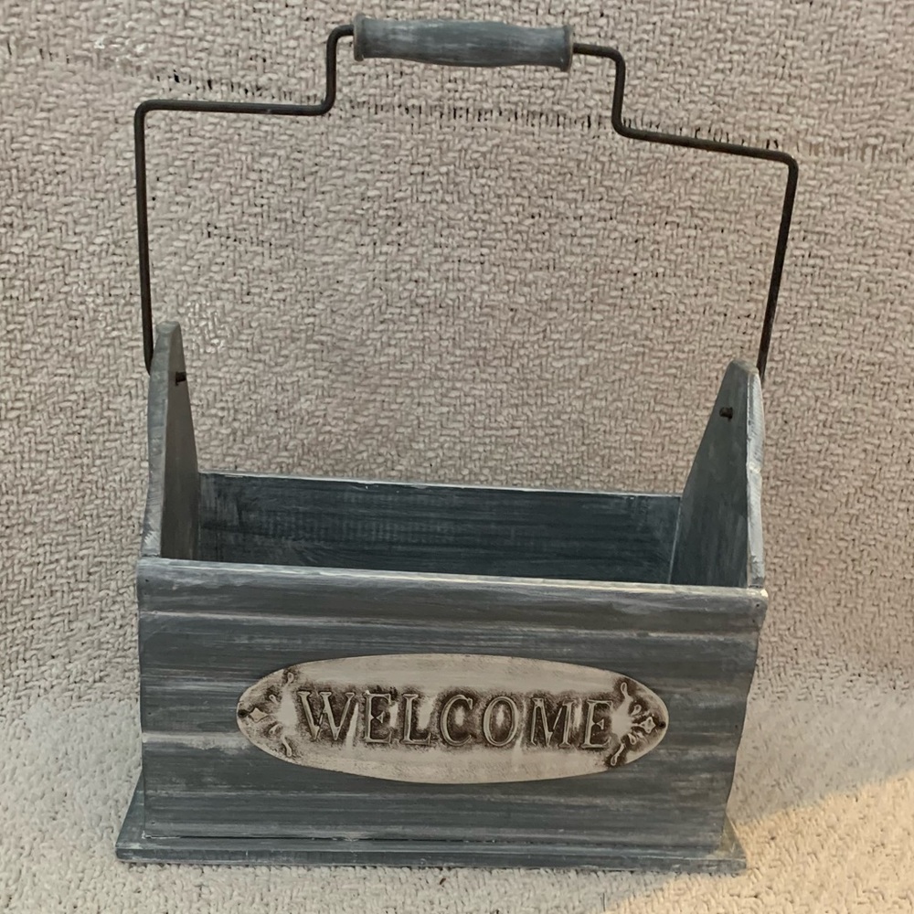 “HOBBY LOBBY” Wooden “Welcome” Box   NWT